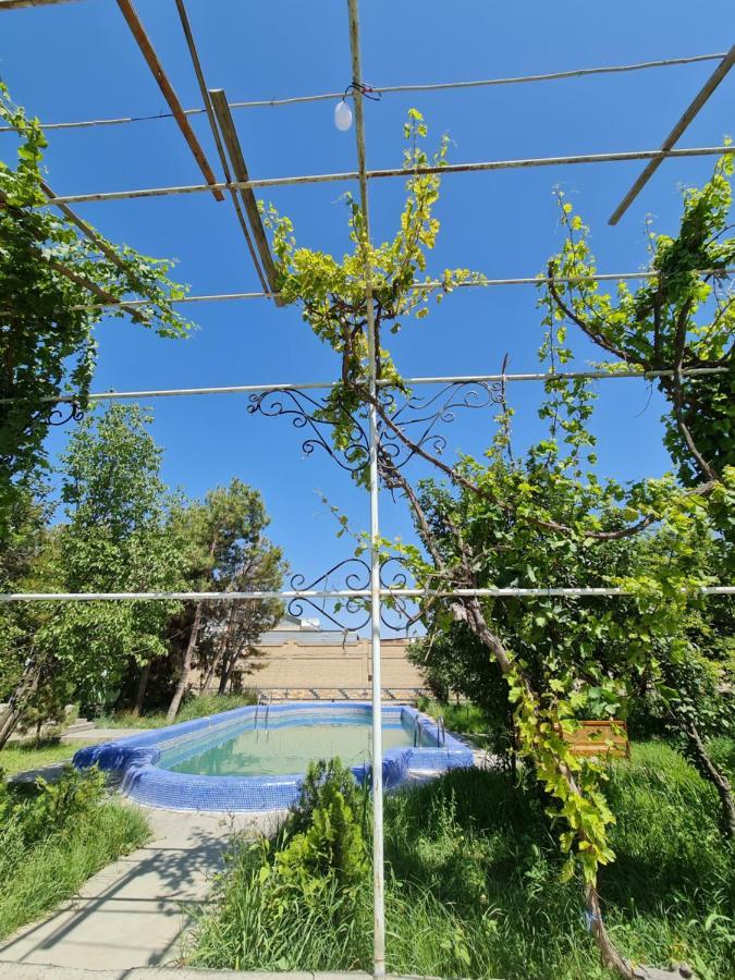 בוקורו May Weather Resort מראה חיצוני תמונה