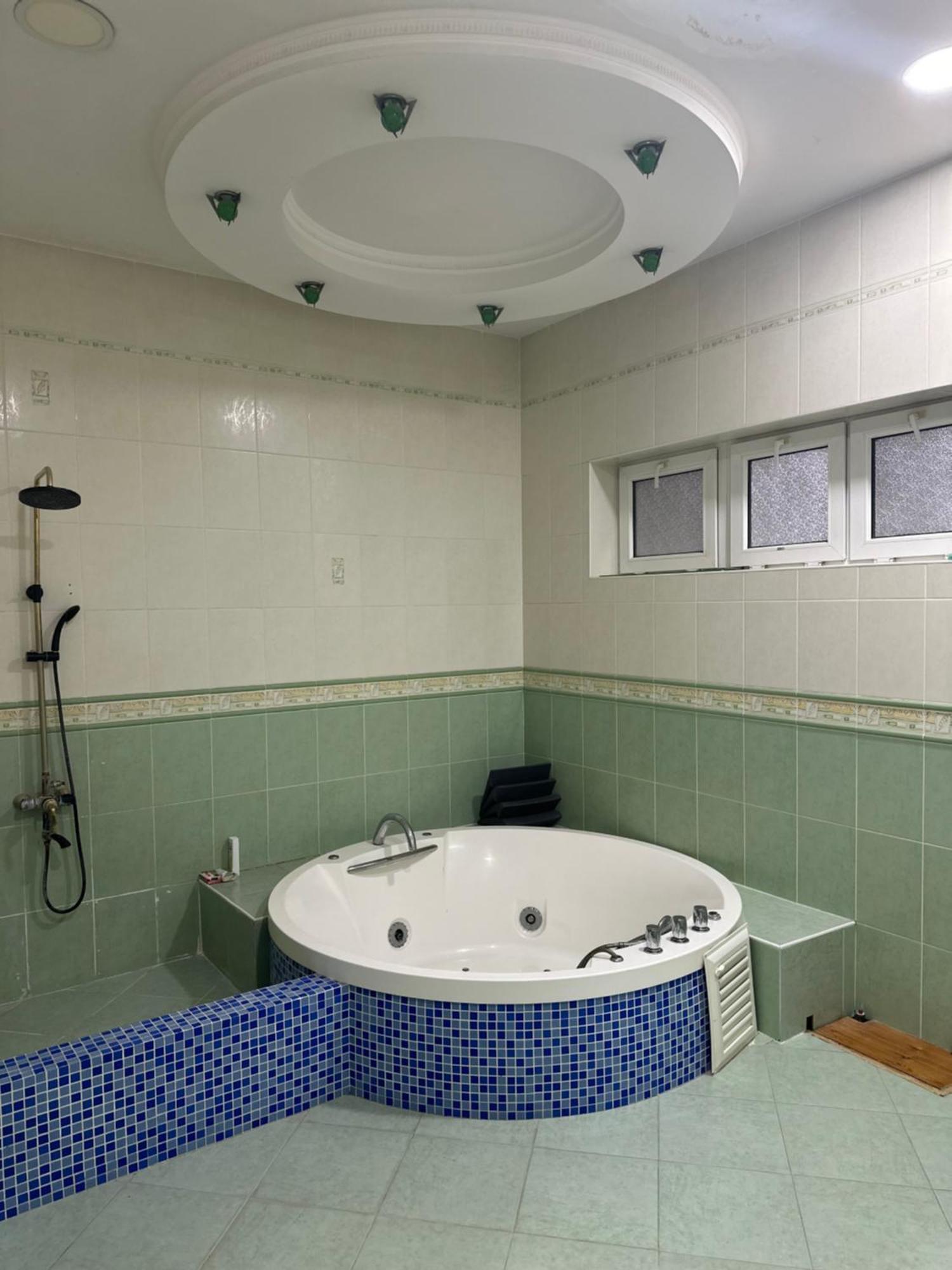 בוקורו May Weather Resort מראה חיצוני תמונה