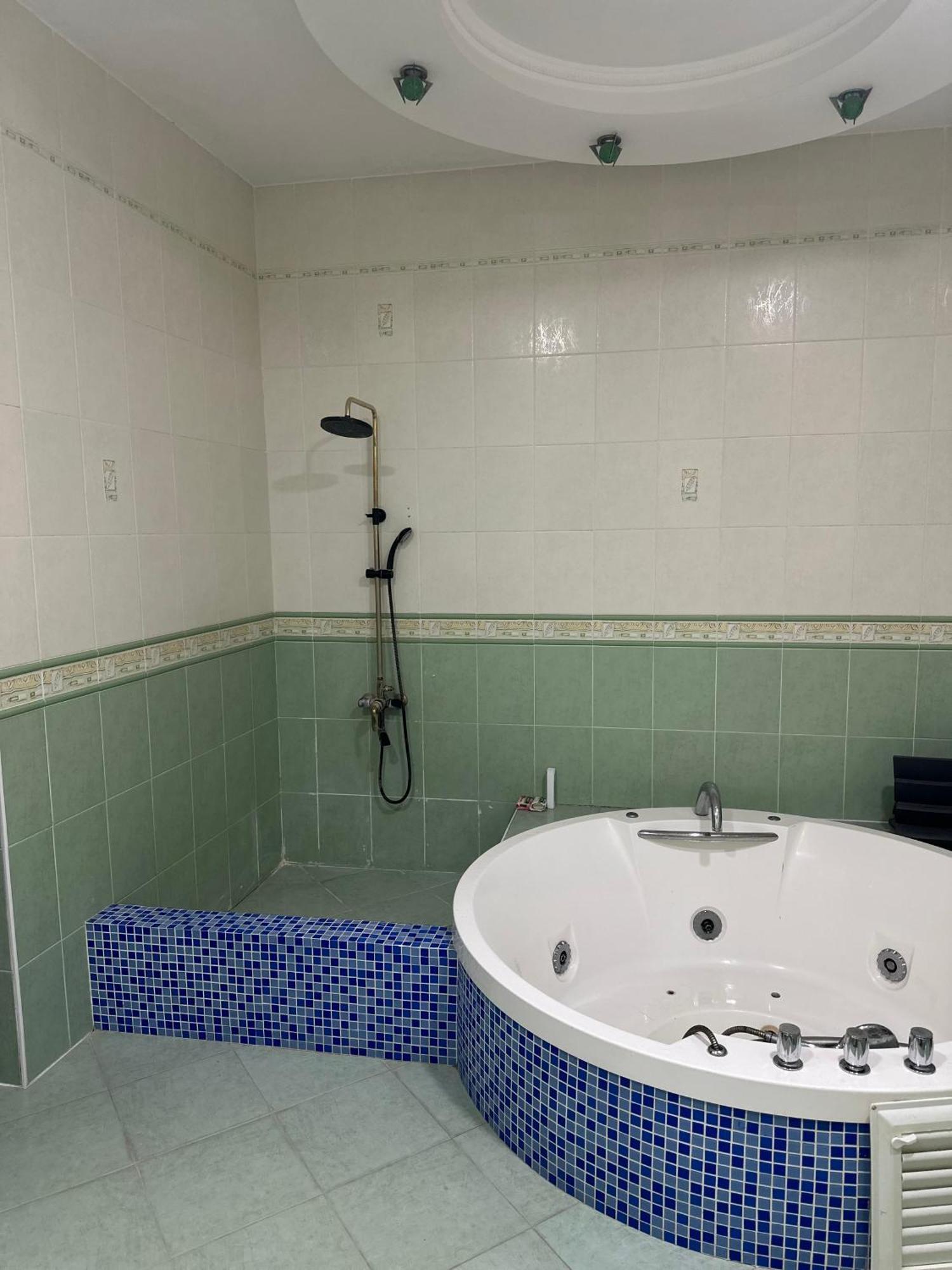 בוקורו May Weather Resort מראה חיצוני תמונה