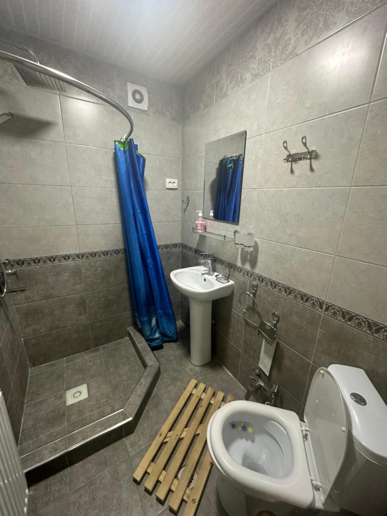 בוקורו May Weather Resort מראה חיצוני תמונה
