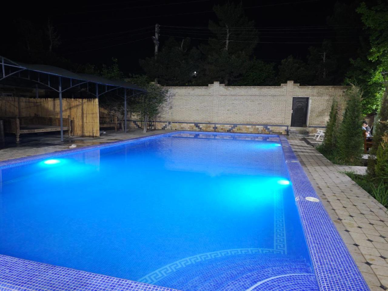בוקורו May Weather Resort מראה חיצוני תמונה